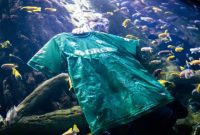 Real Betis Balompié telah meluncurkan jersei khusus yang terbuat dari alga laut dan plastik daur ulang, sebagai bagian dari inisiatif "Forever Green" untuk meningkatkan kesadaran mengenai krisis lingkungan di pesisir Andalusia.