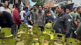 Wakil Presiden Republik Indonesia, Gibran Rakabuming Raka, meminta maaf kepada masyarakat terkait kesulitan yang dialami banyak warga dalam mendapatkan pasokan LPG 3 kg.