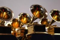 Dengan nama-nama populer seperti Taylor Swift, Olivia Rodrigo, dan Billie Eilish, malam penghargaan ini dipastikan penuh kejutan. Jangan lewatkan momen ikonik ini untuk melihat siapa yang akan membawa pulang piala Grammy!