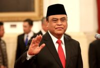 Hingga berita ini diturunkan, informasi lebih lanjut mengenai prosesi pemakaman akan segera diumumkan oleh pihak keluarga. Semoga almarhum diberikan tempat terbaik di sisi-Nya dan keluarga yang ditinggalkan diberikan ketabahan