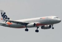 Sebuah insiden dramatis terjadi di sebuah bandara ketika seorang remaja bersenjata mencoba memasuki pesawat Jetstar.