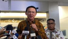 Basuki Tjahaja Purnama, atau yang lebih dikenal dengan sebutan Ahok, kembali menjadi sorotan publik setelah memberikan keterangan penting terkait isi rapat dan arahan yang diberikan kepada pejabat Pertamina.