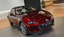 Mazda MX-5, salah satu roadster ikonik di dunia otomotif, merayakan ulang tahunnya yang ke-35 dengan meluncurkan edisi spesial,