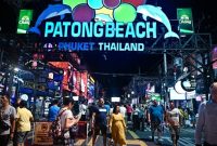 Dua turis asal Israel mengalami penganiayaan di Pulau Phuket, Thailand, setelah mencoba melerai perkelahian antara sekelompok waria dan dua wanita lokal.