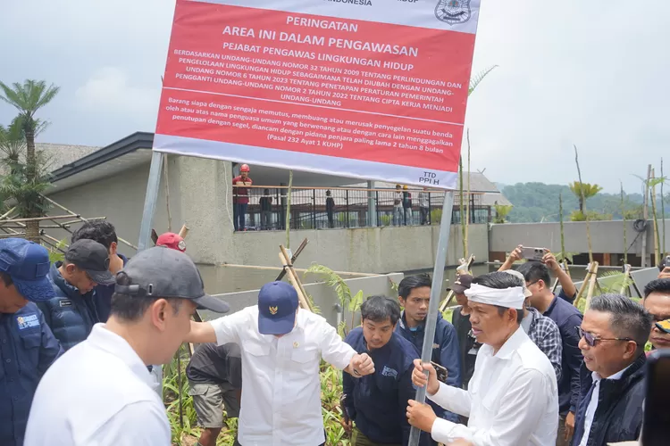 Pemerintah daerah dan tim tanggap bencana telah memberikan peringatan kepada pengelola wisata alam agar lebih waspada terhadap cuaca ekstrem yang masih berpotensi terjadi dalam beberapa hari ke depan