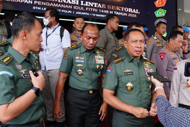 Sebagian mendukung langkah Panglima sebagai upaya memperkuat supremasi sipil dalam pemerintahan, sementara yang lain menilai bahwa kolaborasi antara militer dan sipil dalam beberapa aspek masih diperlukan