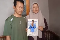 Sementara itu, Khodijah ibu Fidya masih berharap anaknya itu pulang dan dapat segera bertemu. "Ingin kumpul lagi