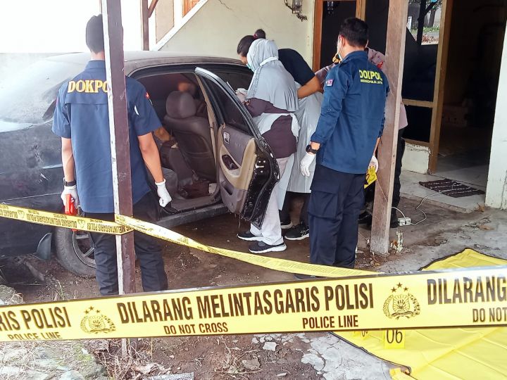 Beberapa warga mengaku tidak mengetahui siapa pemilik mobil tersebut, tetapi ada dugaan bahwa kendaraan itu sudah berada di lokasi sejak akhir tahun lalu