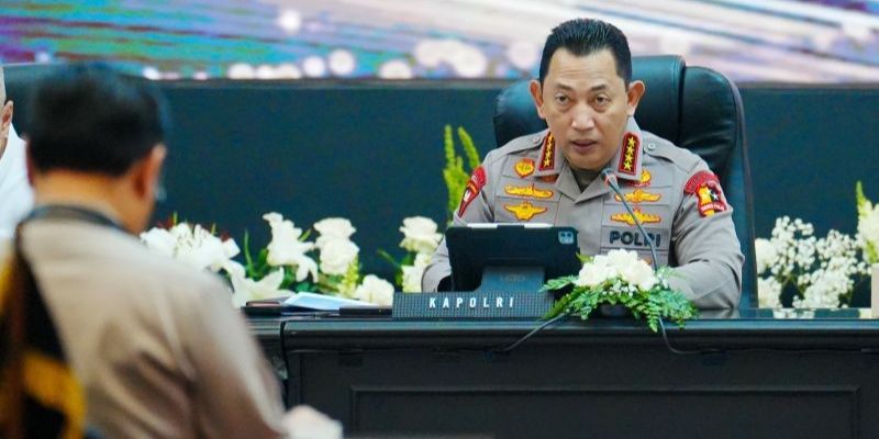 Dengan adanya mutasi ini, diharapkan kinerja kepolisian semakin profesional dan transparan dalam menjaga ketertiban dan keamanan di seluruh Indonesia