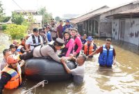 BPBD Tangerang Selatan terus memantau kondisi di lapangan dan memastikan bantuan dapat tersalurkan dengan cepat.







