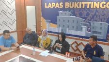 Anggota Komisi XIII DPR RI, Mafirion, menyoroti kasus ini sebagai persoalan serius dan mendesak evaluasi menyeluruh terhadap sistem pengawasan di lembaga pemasyarakatan.