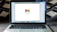 Lupa kata sandi Gmail bisa menjadi masalah yang menjengkelkan, terutama jika Anda mengandalkan akun tersebut untuk komunikasi, pekerjaan,