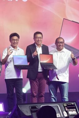 Lenovo Hadirkan Tiga Laptop ThinkPad Aura Edition di Indonesia