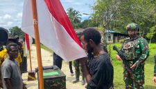 Sebanyak 29 mantan anggota Organisasi Papua Merdeka (OPM), termasuk eks komandan Yeremias Foumair, secara resmi menyatakan ikrar setia kepada Negara Kesatuan Republik Indonesia (NKRI).