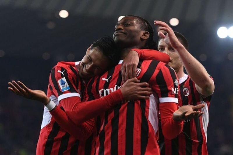 AC Milan meraih kemenangan dramatis 2-1 atas Genoa dalam lanjutan Serie A yang berlangsung di Stadio Luigi Ferraris.
