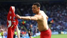 Trent Alexander-Arnold resmi meninggalkan Liverpool setelah menghabiskan lebih dari satu dekade membela klub masa kecilnya.