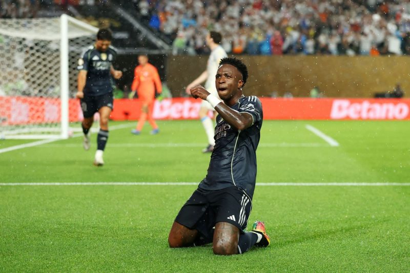 Piala Dunia Antarklub 2025 telah memasuki babak 16 besar yang menjanjikan pertarungan sengit antar klub terbaik dunia.