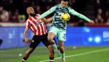 Manchester United tengah aktif di bursa transfer musim panas ini dan dikabarkan telah mengajukan tawaran resmi untuk mendatangkan penyerang Brentford, Bryan Mbeumo.