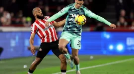 Manchester United tengah aktif di bursa transfer musim panas ini dan dikabarkan telah mengajukan tawaran resmi untuk mendatangkan penyerang Brentford, Bryan Mbeumo.