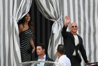 Pernikahan mewah Jeff Bezos dan Lauren Sánchez di Venesia baru-baru ini mendapat sorotan tajam, bukan hanya karena kemewahannya, tetapi juga karena protes keras dari warga lokal (warlok) kota tersebut.