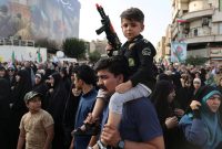 Dalam situasi geopolitik yang semakin memanas di Timur Tengah, rakyat Iran menunjukkan sikap yang solid dalam mendukung pemerintah mereka dalam menghadapi ketegangan dengan Israel.