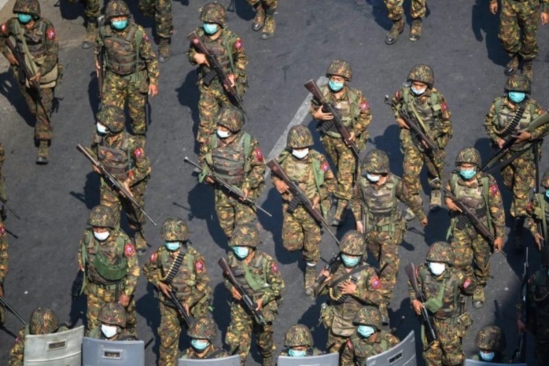 Kasus penahanan seorang selebgram asal Indonesia berinisial AP oleh junta militer Myanmar telah menjadi sorotan publik.