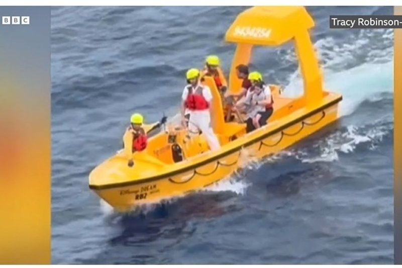Dalam sebuah tindakan heroik yang mendebarkan, seorang ayah mempertaruhkan nyawanya dengan melompat dari kapal pesiar untuk menyelamatkan putrinya yang jatuh ke laut.