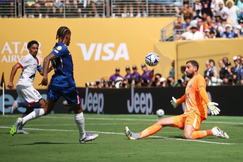 aris Saint-Germain (PSG) mengalami kekalahan menyakitkan dengan skor 0-3 dari Chelsea pada final Piala Dunia Antarklub 2025 yang digelar di Stadion MetLife,