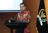 Komisi Pemberantasan Korupsi (KPK) telah mengeluarkan larangan bepergian ke luar negeri terhadap Ma'ruf Cahyono,