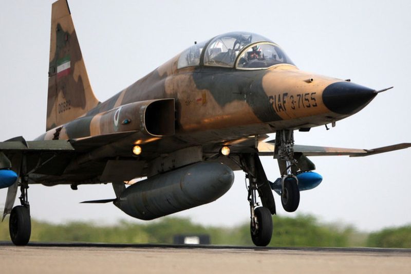 Angkatan udara Iran menjadi sorotan karena armada jet tempurnya yang beragam, banyak di antaranya masih beroperasi meski sudah tua. 