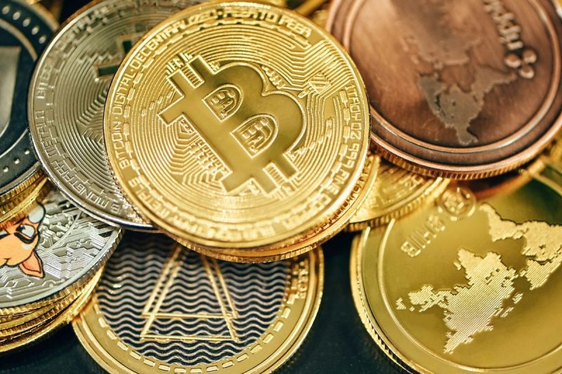Aset kripto seperti Bitcoin, Ethereum, dan altcoin lainnya telah menjadi fenomena global, menarik minat investor dari berbagai penjuru dunia.