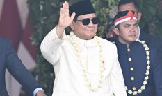 Makna di Balik Beskap dan Kalung Melati Prabowo pada HUT RI ke-80