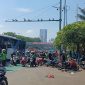Pada Jumat, 29 Agustus 2025, puluhan pengemudi ojek online (ojol) yang awalnya berkumpul di depan Gedung DPR RI,