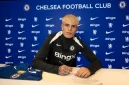 Chelsea membuat kejutan besar di bursa transfer dengan resmi mengumumkan perekrutan Alejandro Garnacho dari Manchester United.