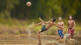 Di tengah kesibukan kota besar seperti Jakarta, sebuah fenomena menarik muncul: Komunitas Bermain.