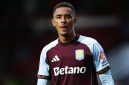 Newcastle United telah mengumumkan perekrutan gelandang serang Jacob Ramsey dari Aston Villa dengan biaya yang dilaporkan mencapai £43 juta, termasuk £39 juta ditambah £4 juta dalam bentuk bonus kinerja.