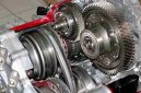 Transmisi CVT (Continuously Variable Transmission) semakin populer di kalangan pengemudi karena efisiensi bahan bakar dan kenyamanan berkendara yang ditawarkannya.