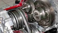 Transmisi CVT (Continuously Variable Transmission) semakin populer di kalangan pengemudi karena efisiensi bahan bakar dan kenyamanan berkendara yang ditawarkannya.