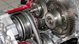 Transmisi CVT (Continuously Variable Transmission) semakin populer di kalangan pengemudi karena efisiensi bahan bakar dan kenyamanan berkendara yang ditawarkannya.