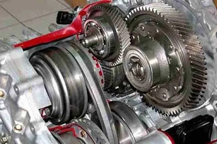Transmisi CVT (Continuously Variable Transmission) semakin populer di kalangan pengemudi karena efisiensi bahan bakar dan kenyamanan berkendara yang ditawarkannya.