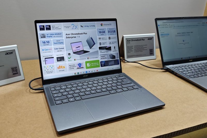 Chromebook adalah jenis laptop yang menjalankan sistem operasi Chrome OS, yang dikembangkan oleh Google. 