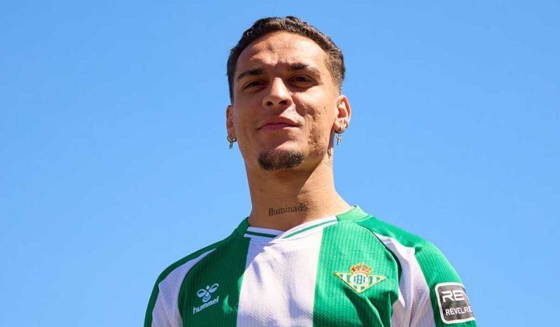 Antony secara terbuka menyatakan penolakannya atas tawaran menggiurkan dari Bayern Munich demi kembali ke Real Betis, klub yang dianggapnya sebagai rumah kedua dan pilihan utama.