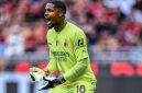 AC Milan mendapat kabar yang mengkhawatirkan usai Mike Maignan mengalami cedera betis kanan dalam laga melawan Bologna, Senin (15/9/2025) dini hari WIB.