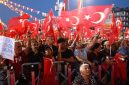 Di Turki, ribuan warga dan mahasiswa turun ke jalan-jalan dalam serangkaian demonstrasi besar menuntut Presiden Recep Tayyip Erdogan mundur.