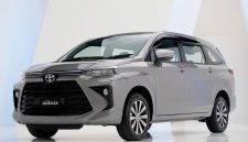 Di pasar otomotif Indonesia, Toyota Avanza dan Daihatsu Xenia selalu menjadi pilihan utama bagi keluarga yang mencari mobil MPV (Multi-Purpose Vehicle) yang handal,