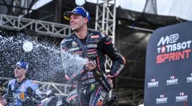 Dalam dunia MotoGP yang penuh persaingan sengit, Aprilia Racing muncul sebagai penantang serius bagi raksasa Italia, Ducati,
