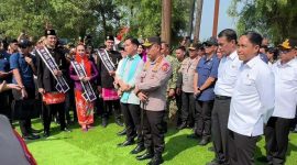 Dalam upaya memperkuat ketahanan pangan nasional, Wakil Presiden Gibran Rakabuming Raka memimpin kegiatan Penanaman Jagung Serentak Kuartal IV di Desa Bantar Panjang,