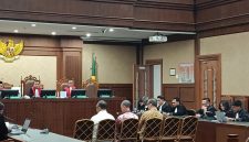 Kasus dugaan korupsi impor gula periode 2015-2016 yang melibatkan mantan Menteri Perdagangan Thomas Trikasih Lembong atau Tom Lembong terus menjadi sorotan publik.