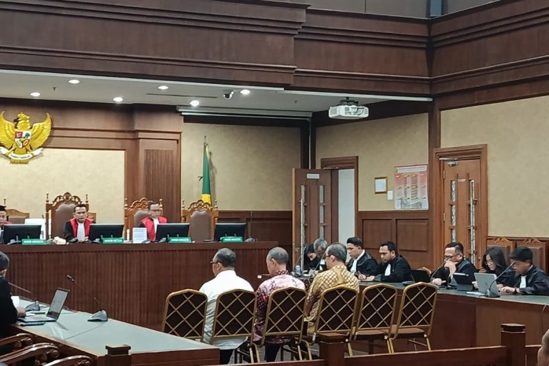 Kasus dugaan korupsi impor gula periode 2015-2016 yang melibatkan mantan Menteri Perdagangan Thomas Trikasih Lembong atau Tom Lembong terus menjadi sorotan publik.