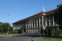 Dalam dinamika pemerintahan modern, kolaborasi antara dunia akademik dan eksekutif menjadi semakin krusial.